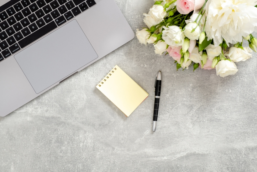 laptop with flowers